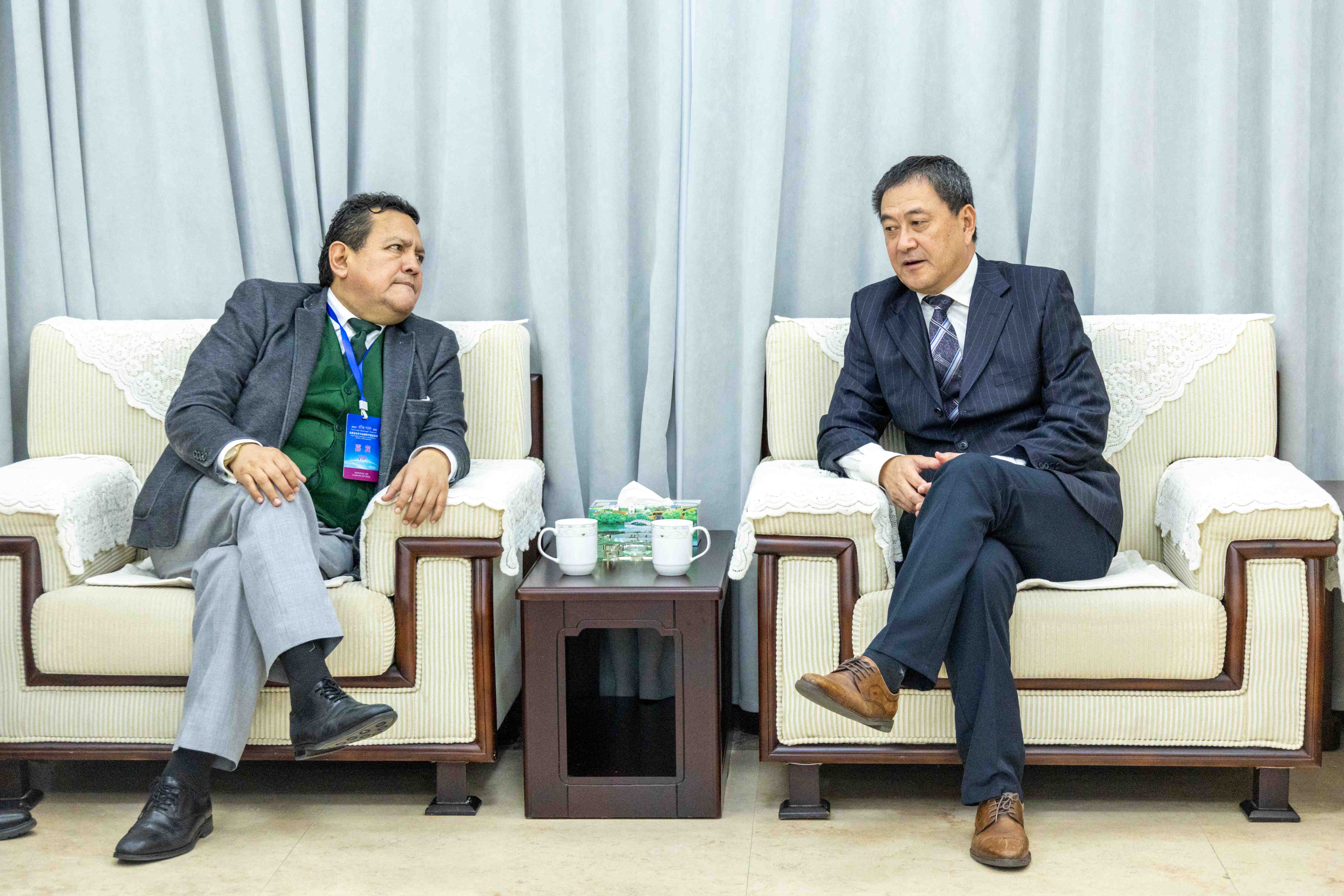 1. 会见现场.jpg