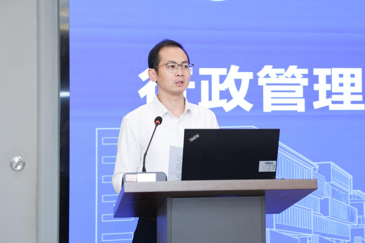 1.我校周鹏作总结发言.png