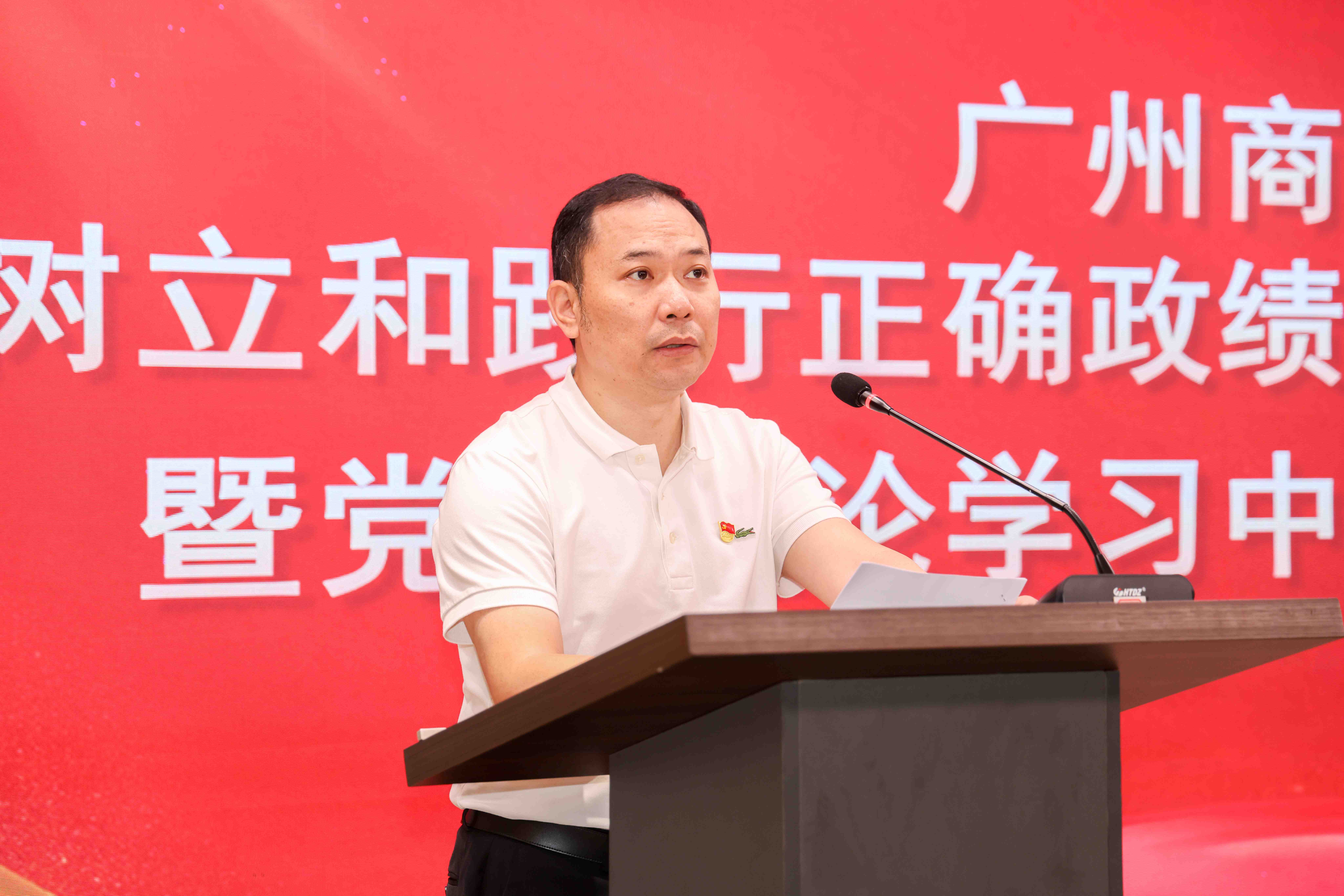 黄翎洲摄 (1).jpg