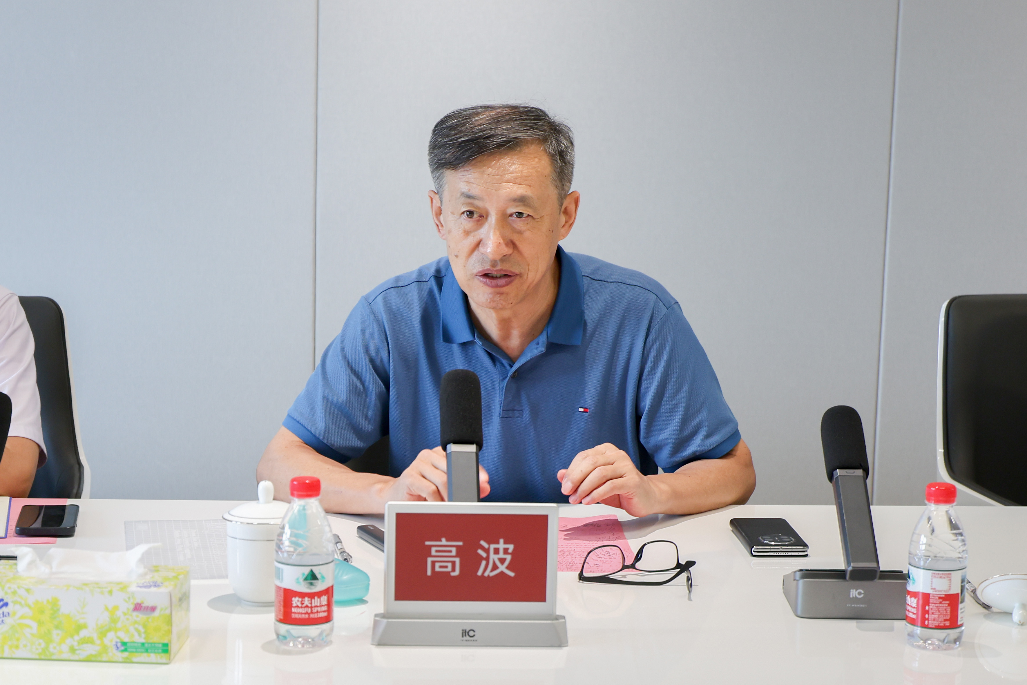 黄翎洲摄 (1).jpg