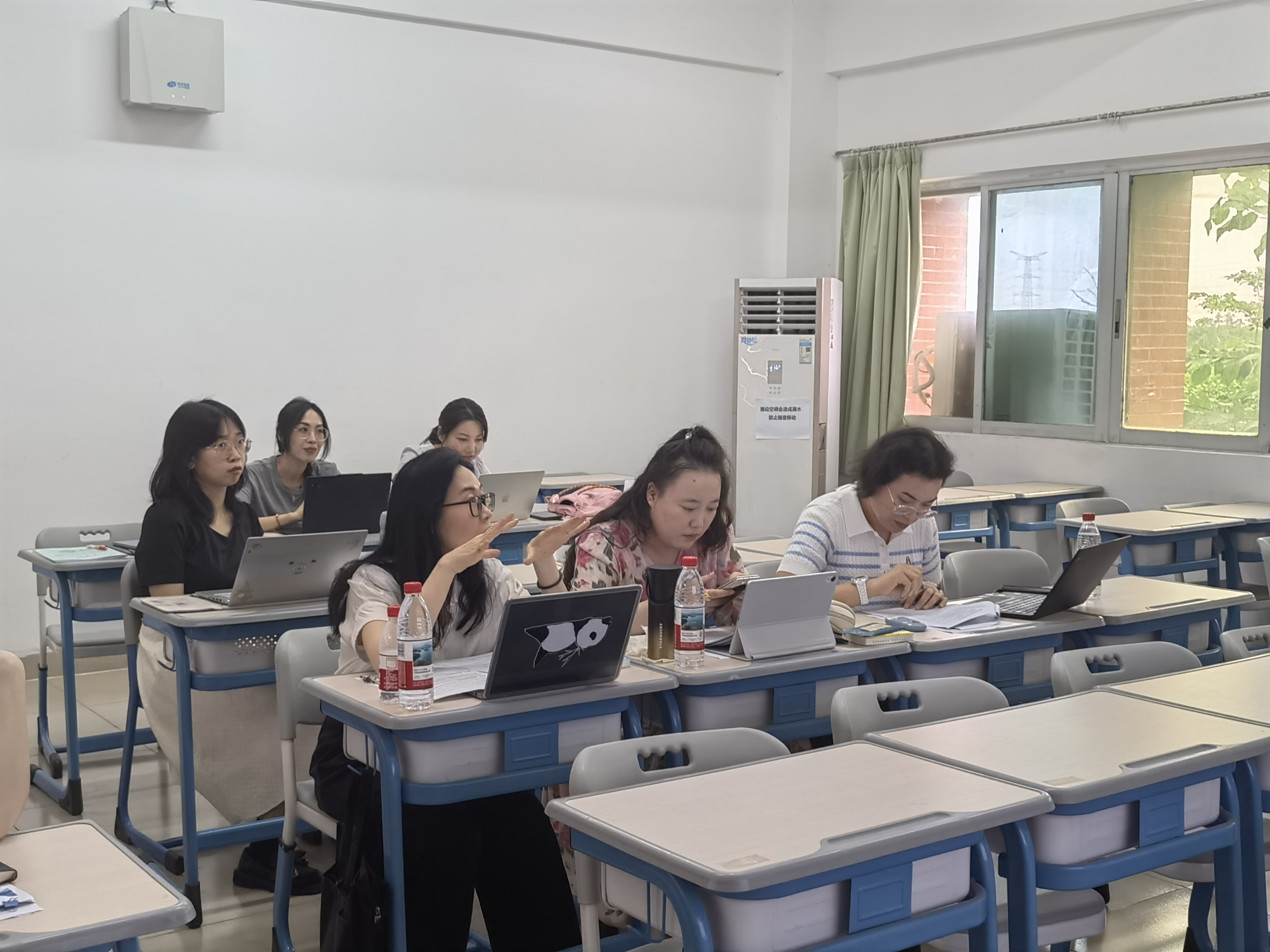 评委小组提问现场(二).jpg