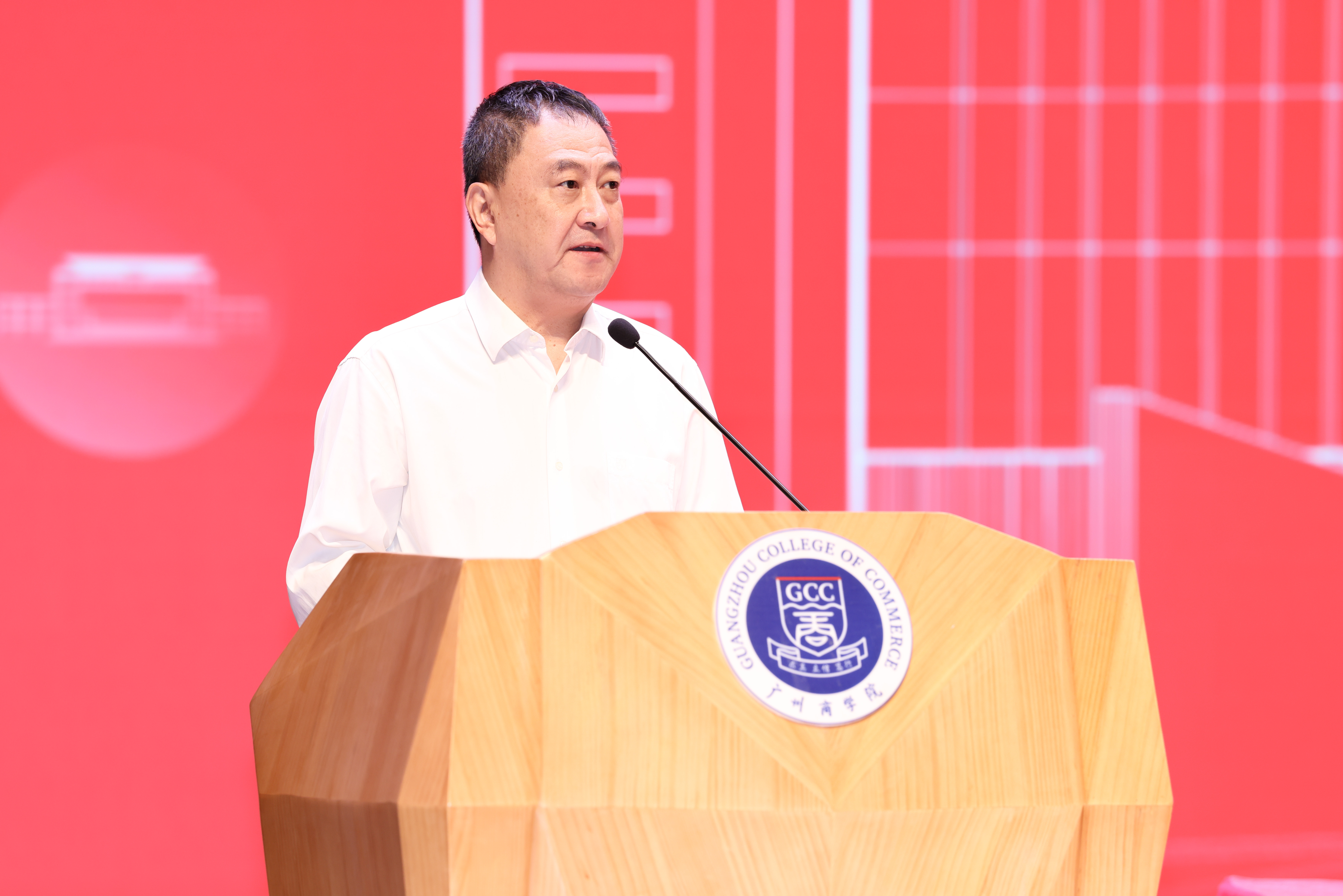 校长隋广军讲话.jpg